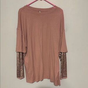 Free people
Long tee with sequins